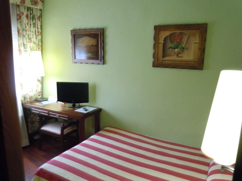 Hotel Urogallo Vielha Kültér fotó
