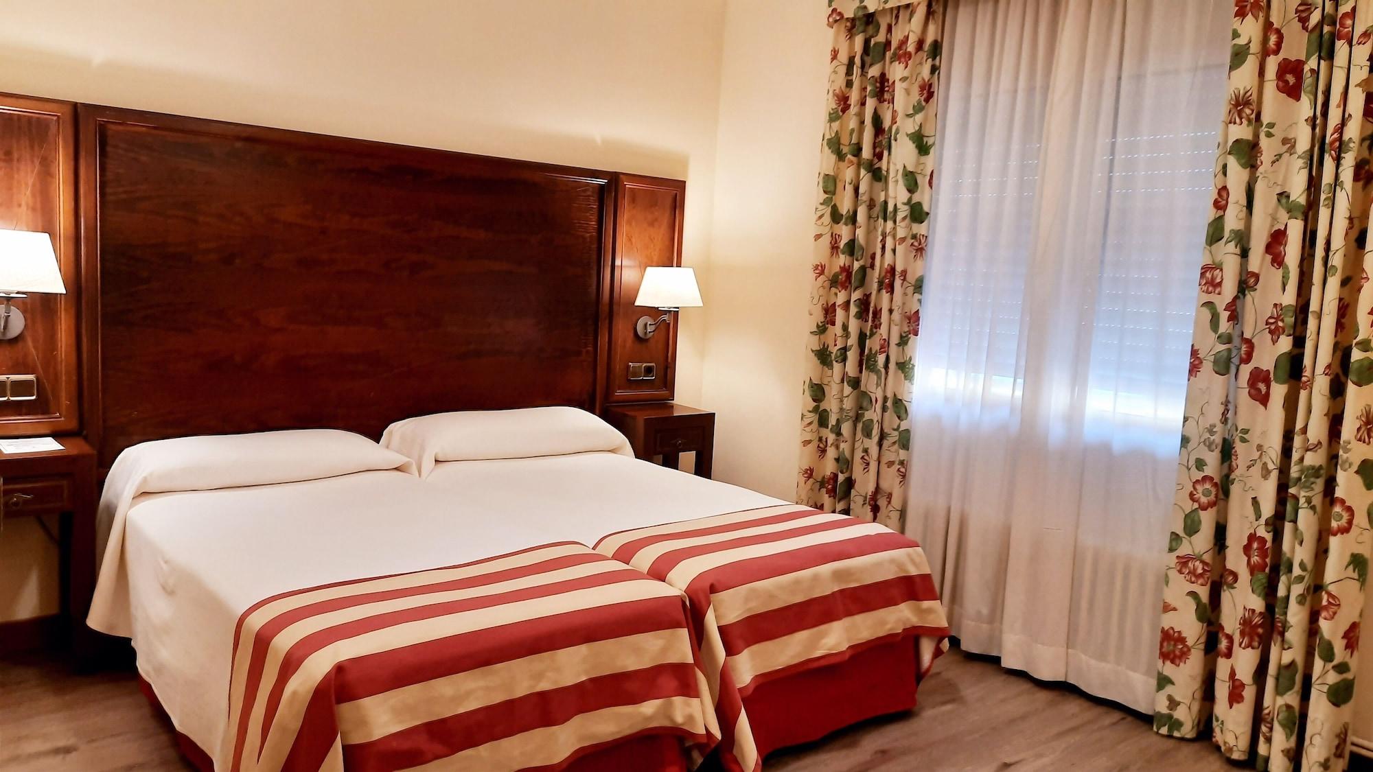 Hotel Urogallo Vielha Kültér fotó