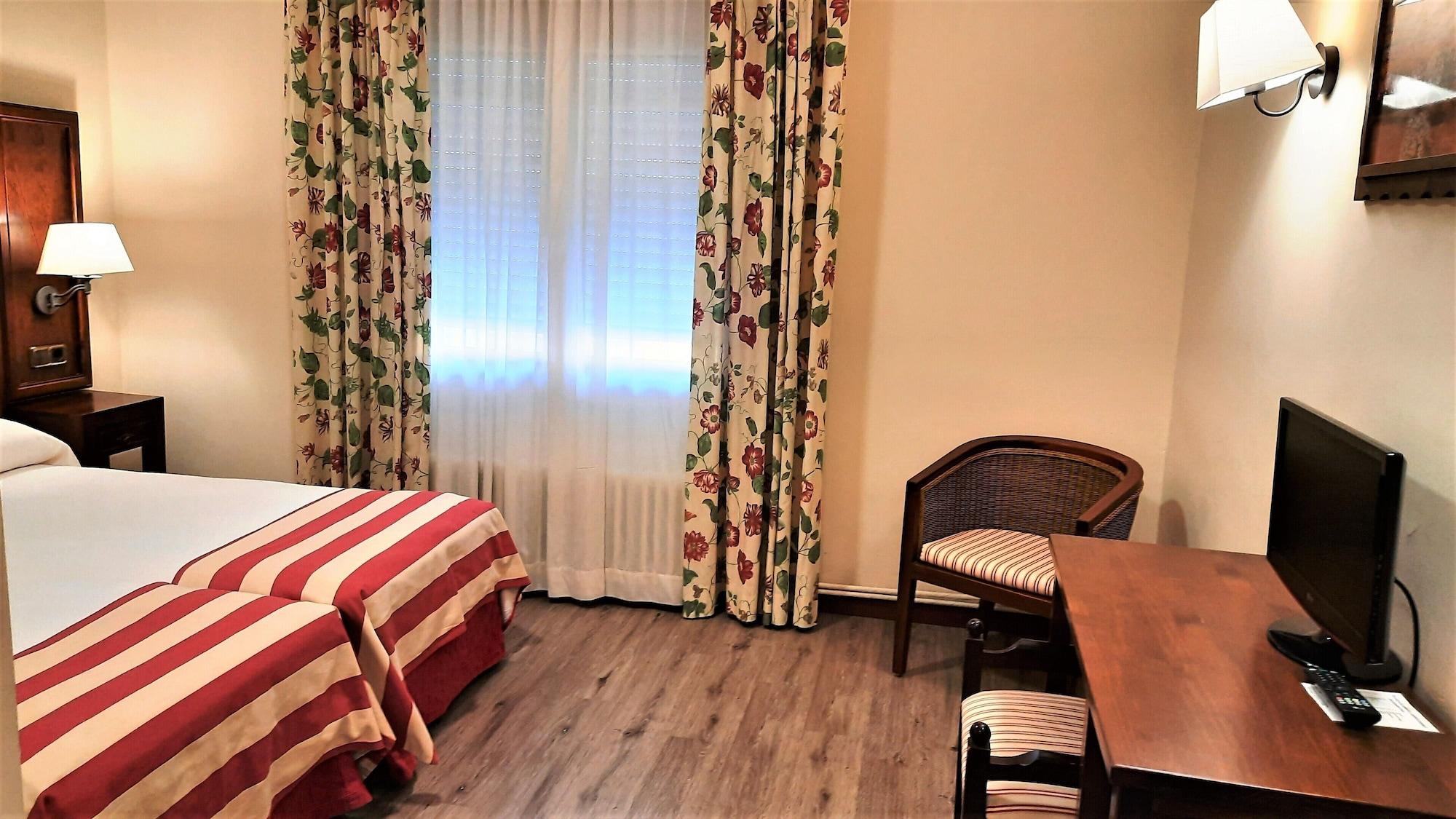 Hotel Urogallo Vielha Kültér fotó