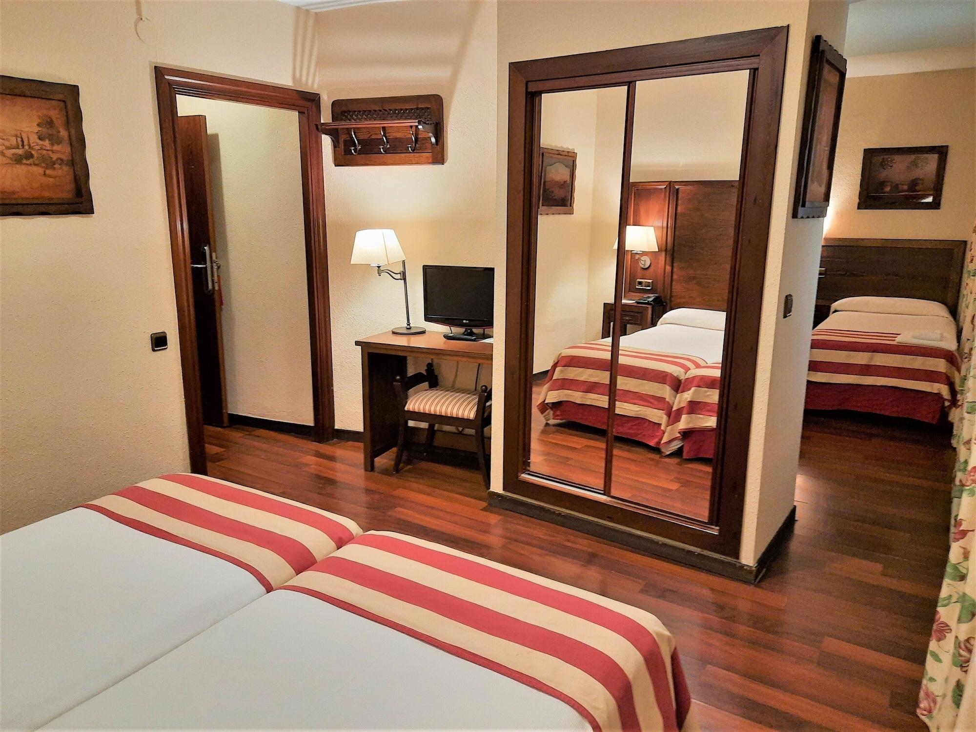 Hotel Urogallo Vielha Kültér fotó