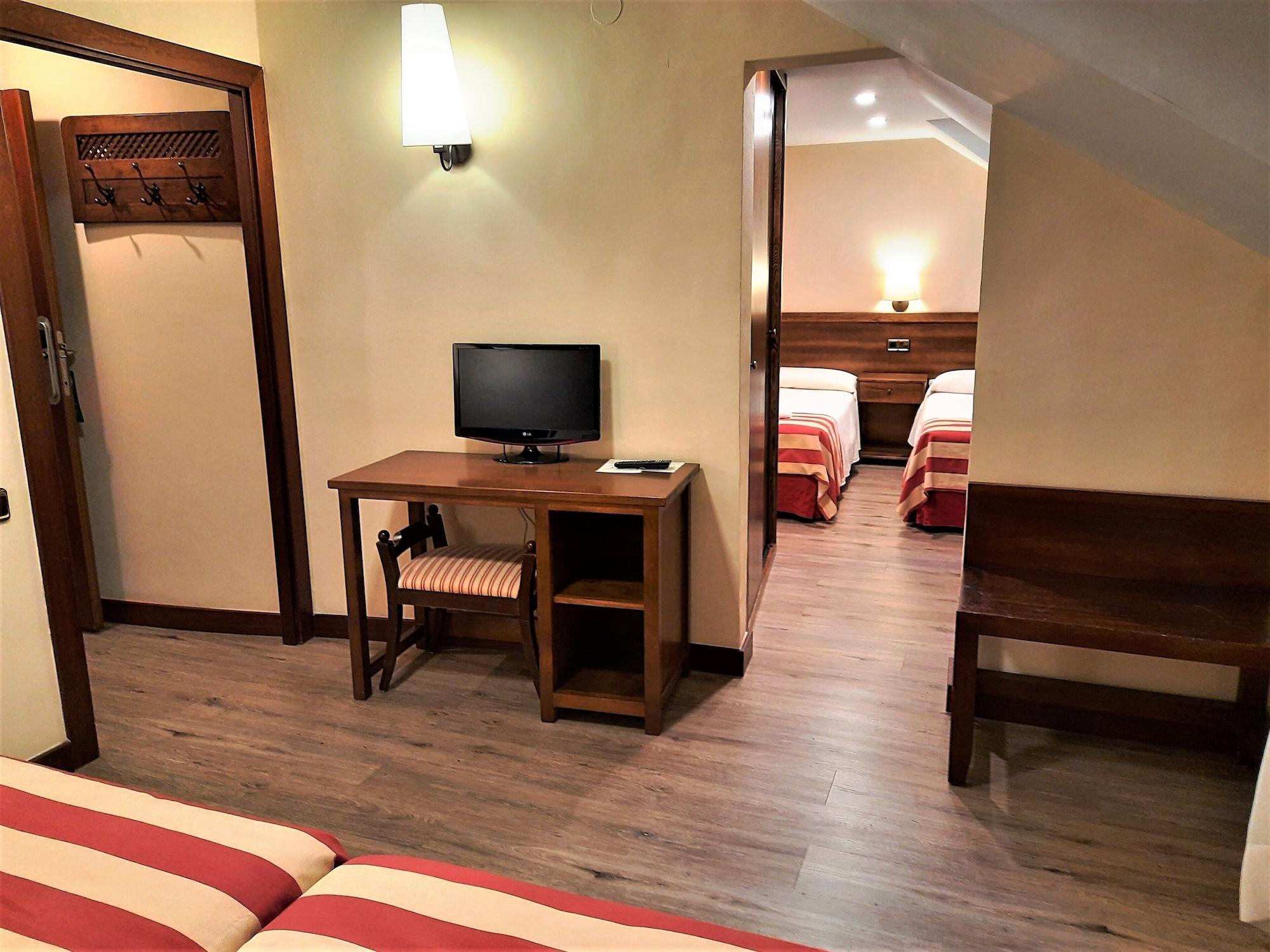 Hotel Urogallo Vielha Kültér fotó