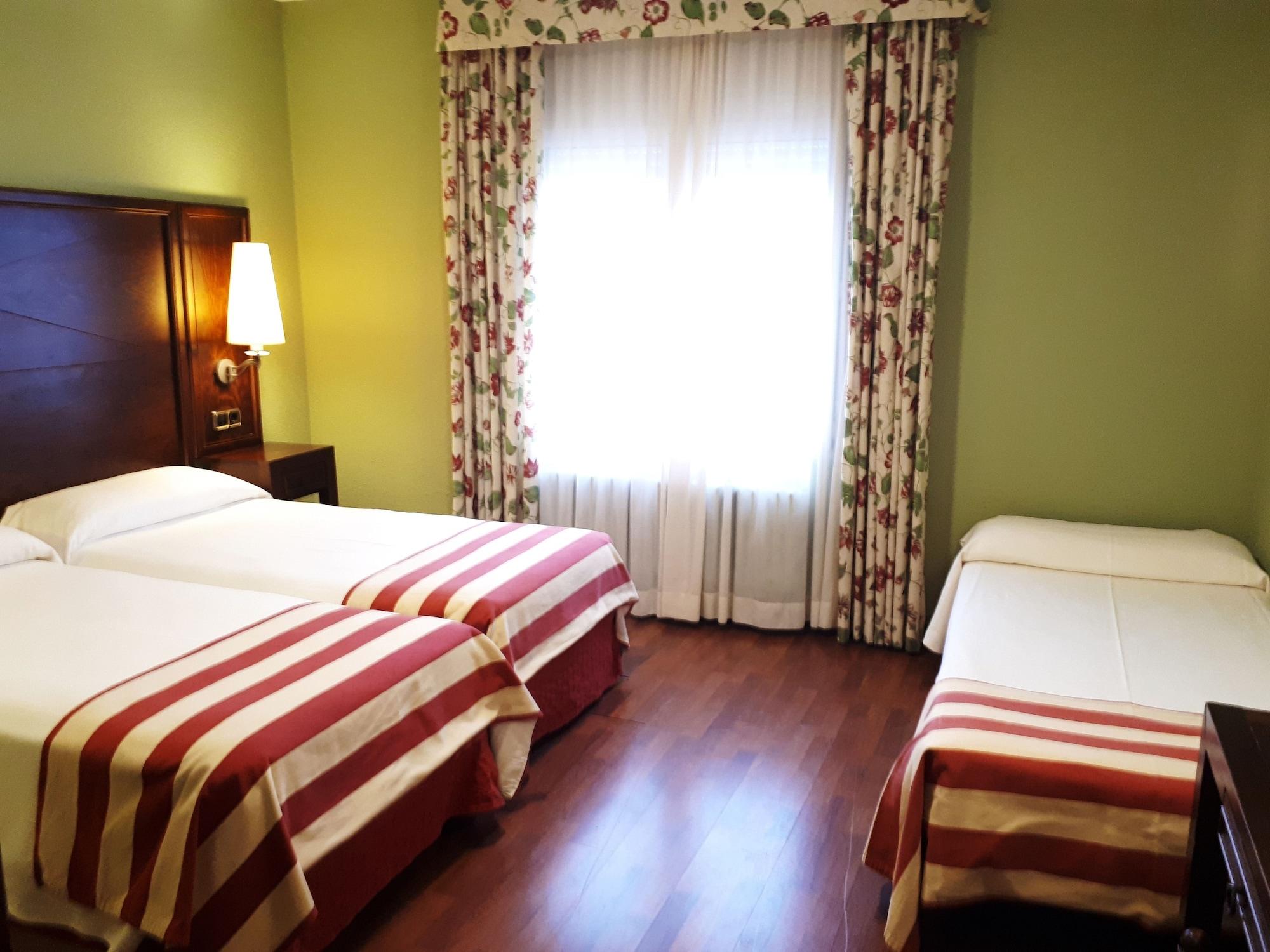 Hotel Urogallo Vielha Kültér fotó