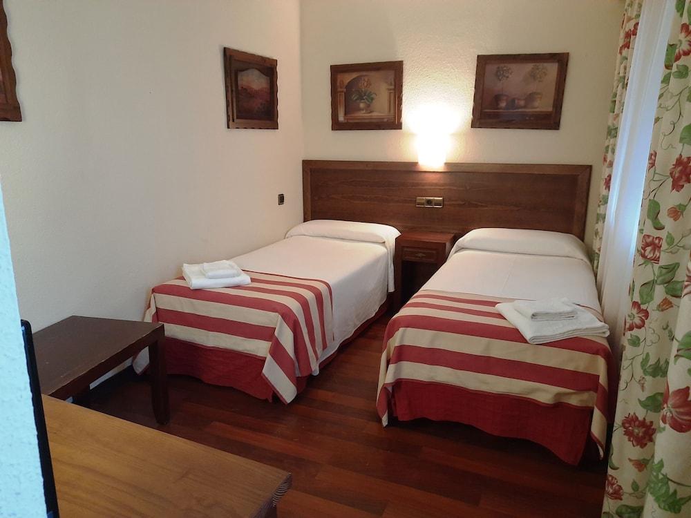 Hotel Urogallo Vielha Kültér fotó