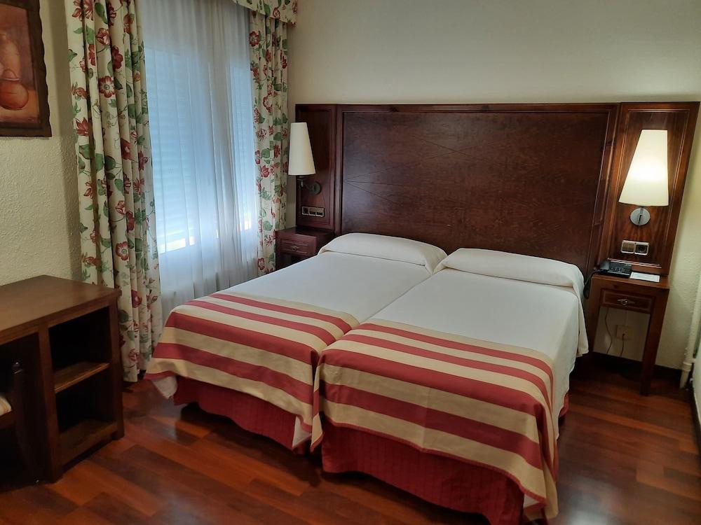 Hotel Urogallo Vielha Kültér fotó