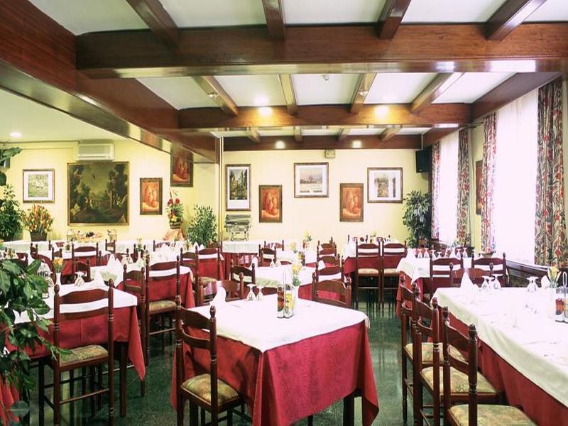 Hotel Urogallo Vielha Kültér fotó