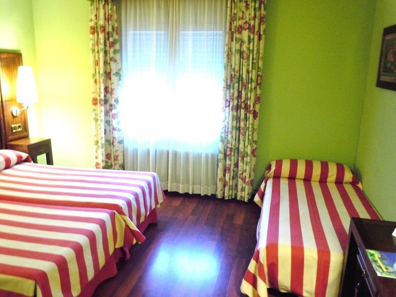 Hotel Urogallo Vielha Kültér fotó