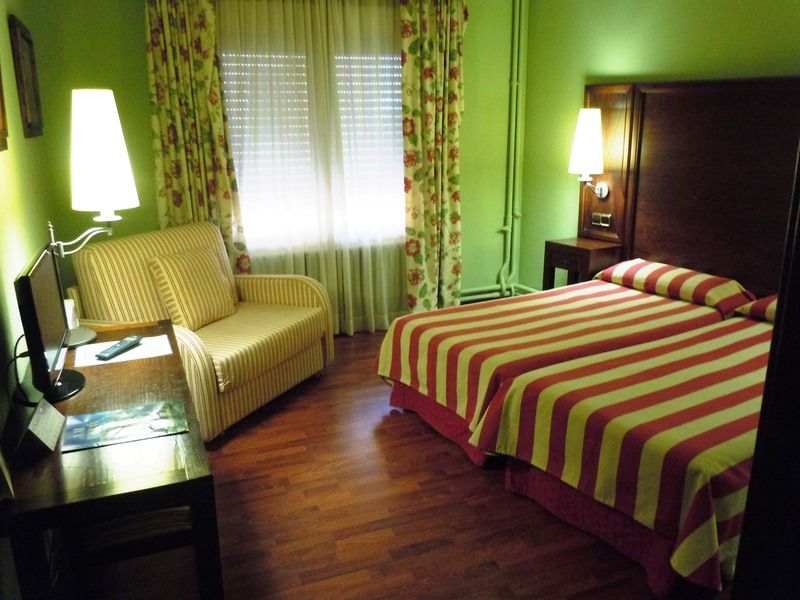 Hotel Urogallo Vielha Kültér fotó